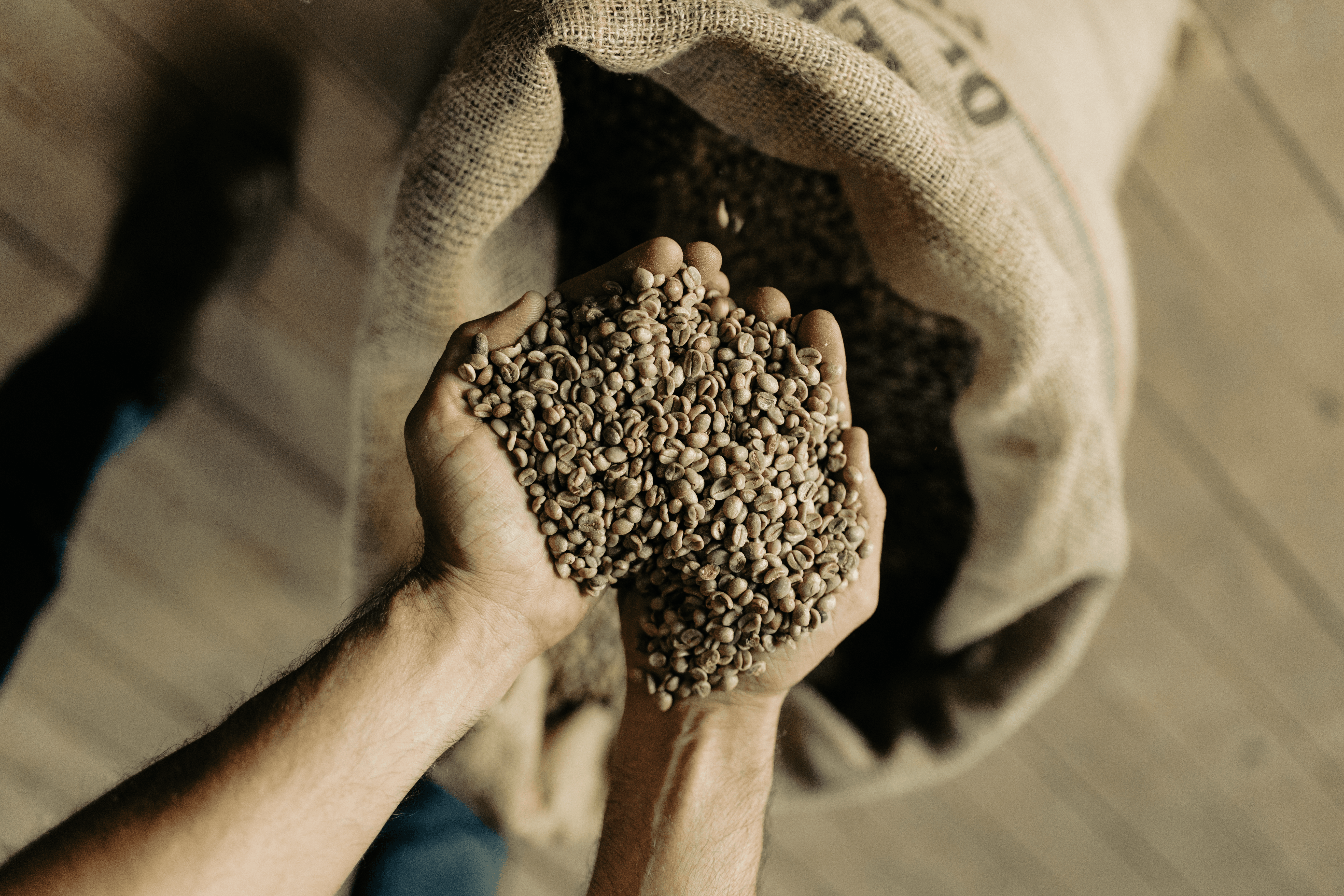 Embalagem Café Cortez 100% Arábica, grãos naturais de torra média